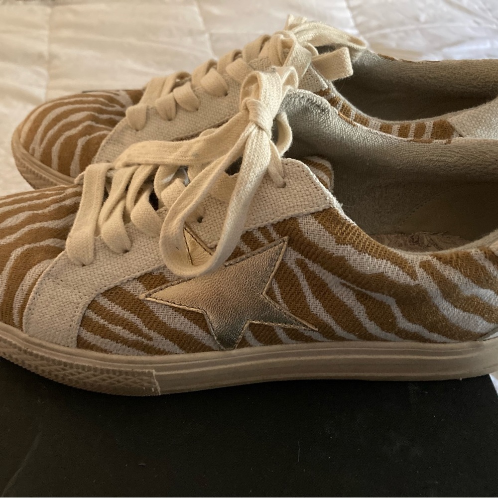 Band of Gypsies sneakers. Size 10. Gently worn, fun vegan sneakers.